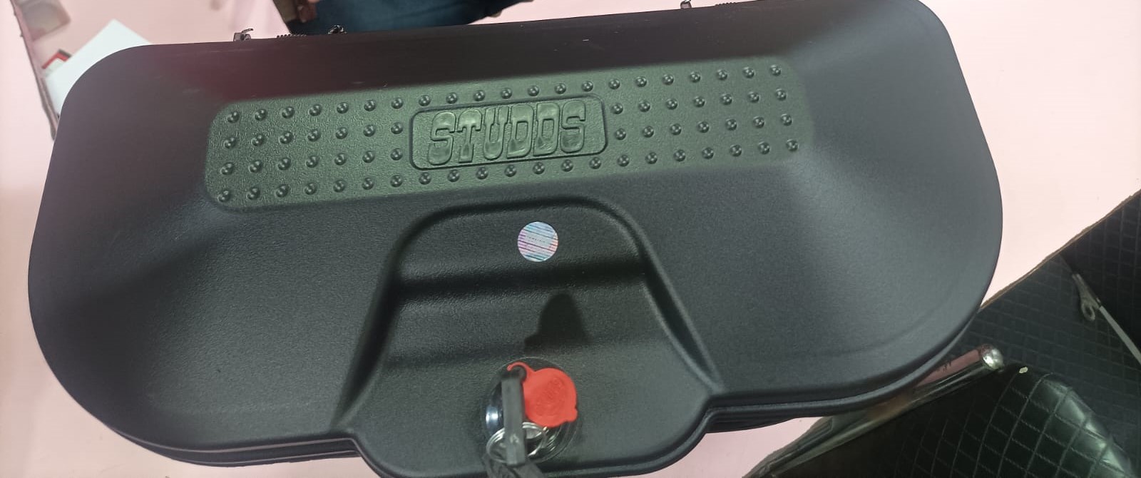 Two Wheeler Bike Dicky-https://i-media.vyaparify.com/vcards/products/29697/bike-dickey.jpg Image