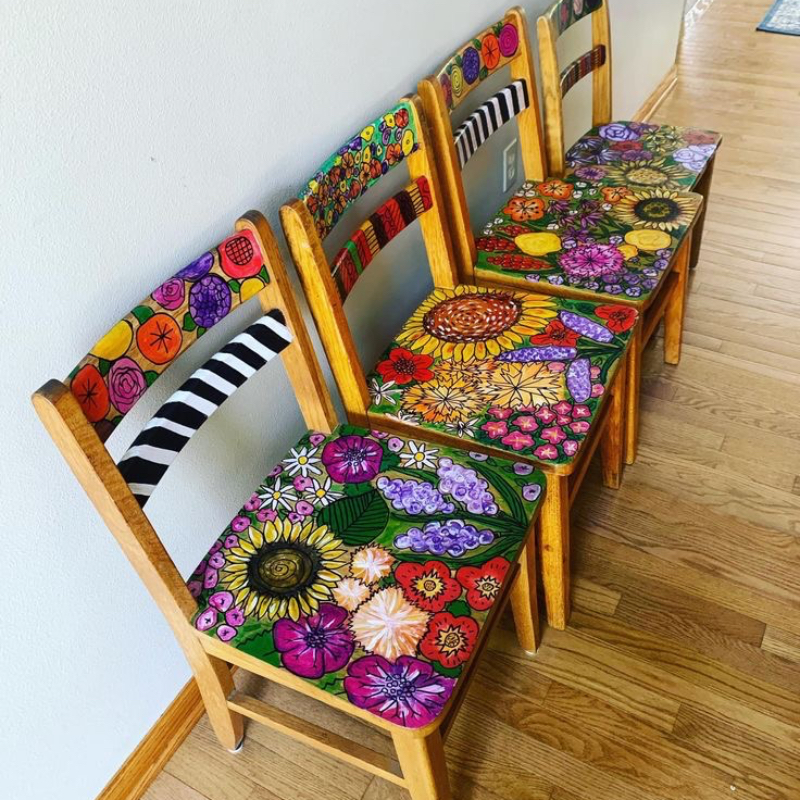 Colourful chair-https://i-media.vyaparify.com/vcards/products/300364/product_1753508918_68846c368ad4a.jpeg Image