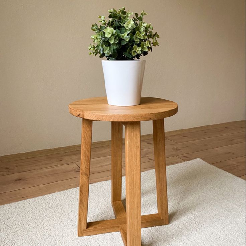 ROUND TABLE-https://i-media.vyaparify.com/vcards/products/300750/product_1753967272_688b6aa85f1da.jpeg Image