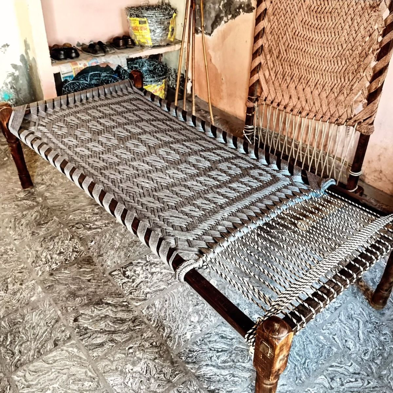 Chaar pai-https://i-media.vyaparify.com/vcards/products/300914/product_1754177713_688ea0b14d0c0.jpeg Image