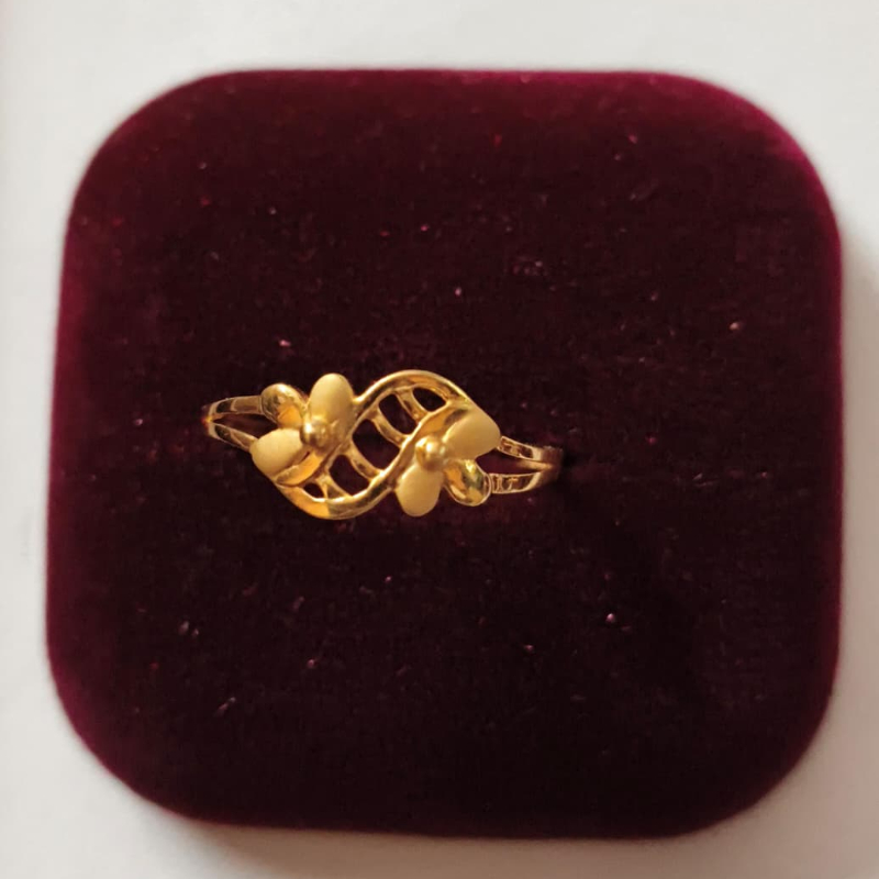 Gold ring-https://i-media.vyaparify.com/vcards/products/301509/product_1754989999_689b05afb76cb.jpeg Image