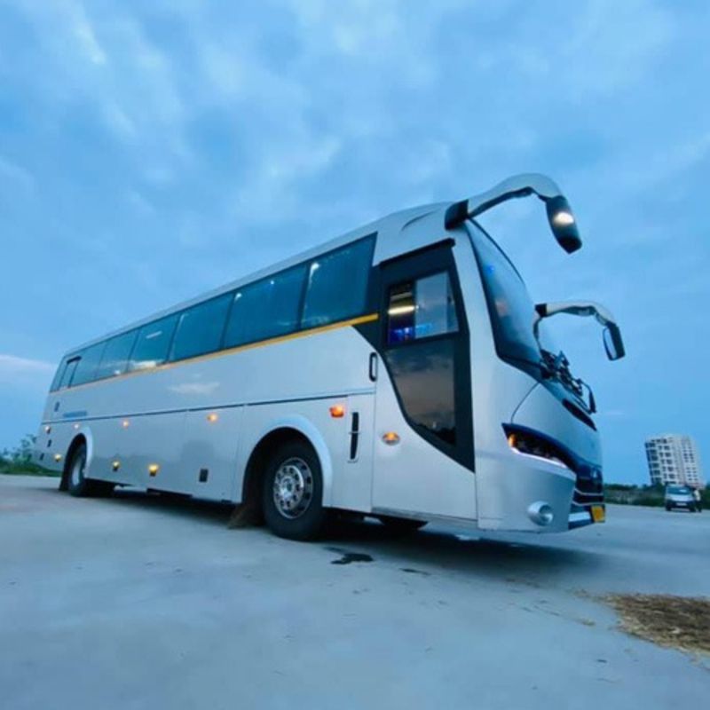 Bus 30 seater and paasenger-https://i-media.vyaparify.com/vcards/products/302022/product_1755666322_68a557928ce87.jpeg Image