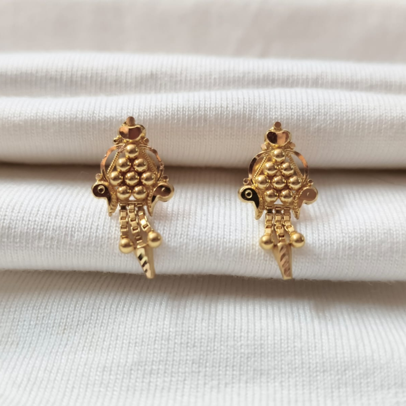 Chain drops studs-https://i-media.vyaparify.com/vcards/products/302057/product_1755688817_68a5af71ca8e5.jpeg Image