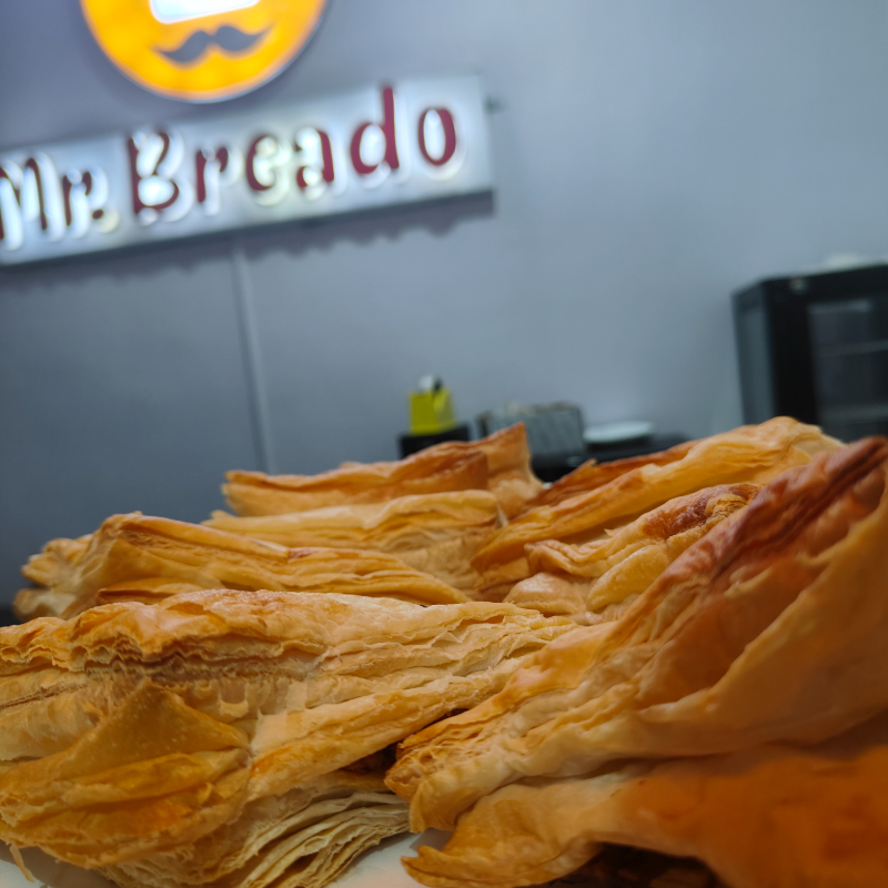 Veg Puff-https://i-media.vyaparify.com/vcards/products/302112/product_1755776416_68a705a0eb26d.jpeg Image