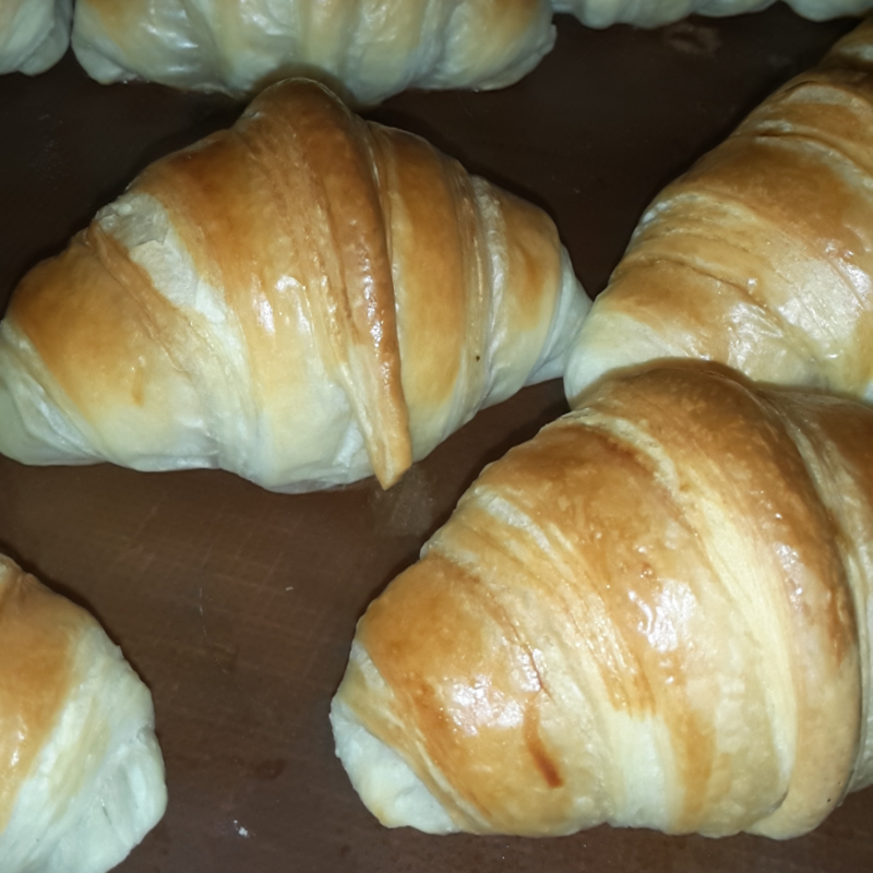 Classic Butter Croissants-https://i-media.vyaparify.com/vcards/products/302163/product_1755883173_68a8a6a5a212f.jpeg Image