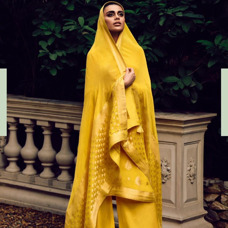 Pure banarsi suit-https://i-media.vyaparify.com/vcards/products/302215/product_1756089457_68abcc710c4cf.jpeg Image