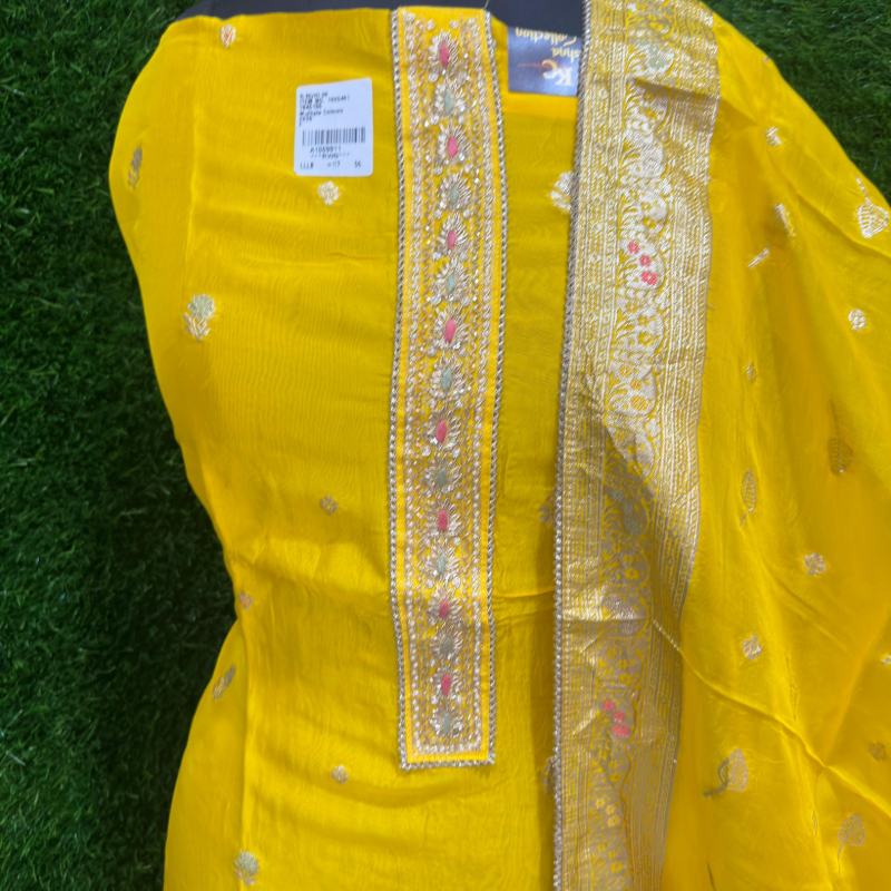 Pure organza banarsi suits-https://i-media.vyaparify.com/vcards/products/302850/product_1757415709_68c0091dc27a9.jpeg Image