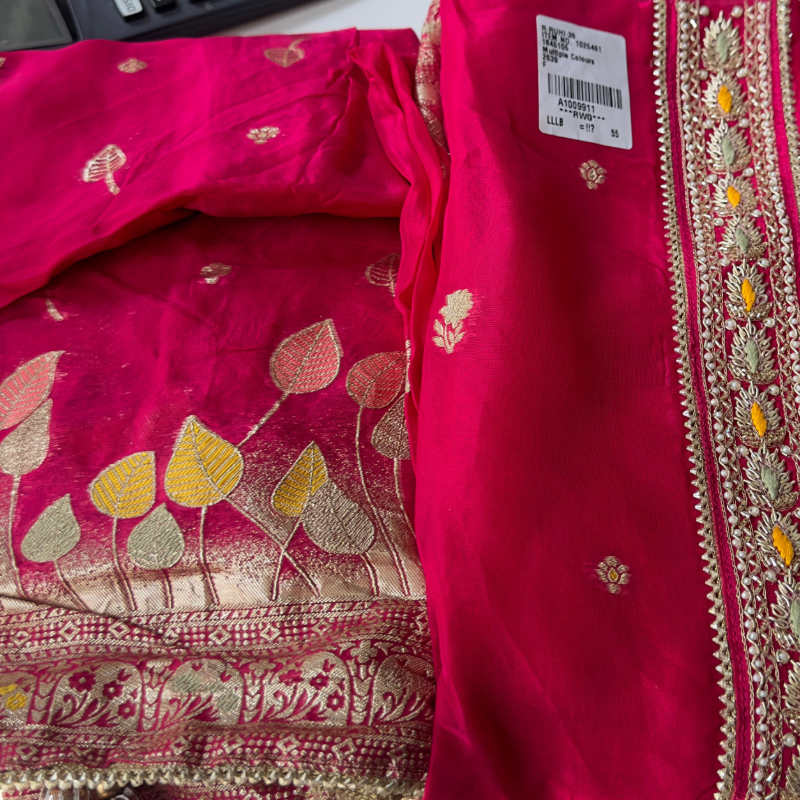 Pure organza banarsi suits-https://i-media.vyaparify.com/vcards/products/302852/product_1757415710_68c0091e5a152.jpeg Image