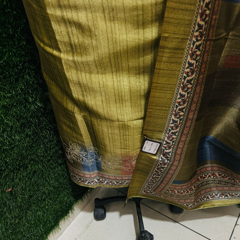 Pure chanderi Maheshwari fabric-https://i-media.vyaparify.com/vcards/products/302856/product_1757415998_68c00a3e2c492.jpeg Image