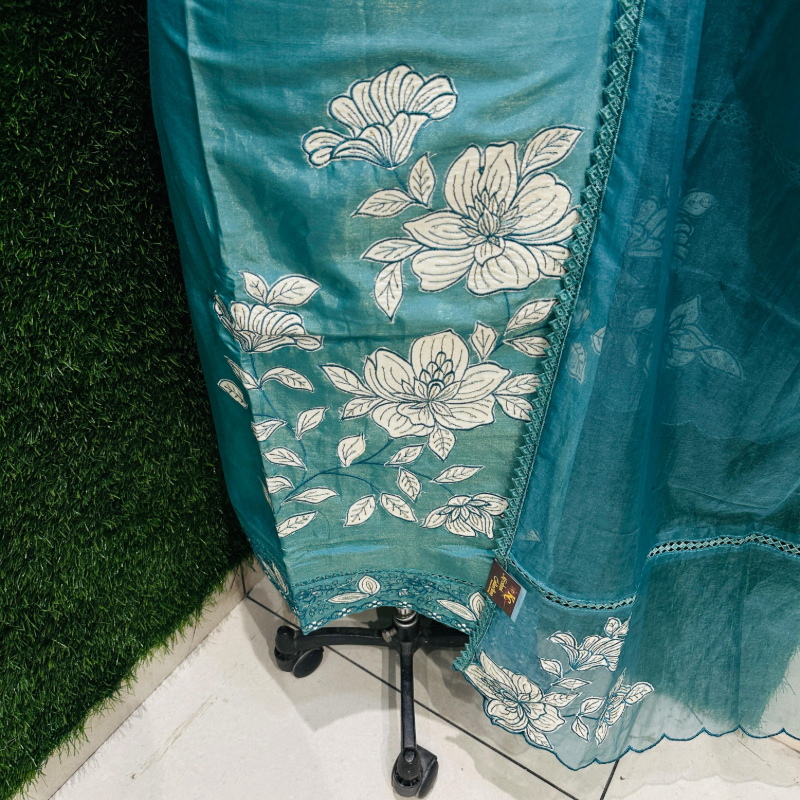 Shimmer fabric designer suits-https://i-media.vyaparify.com/vcards/products/302858/product_1757416203_68c00b0b4b5cd.jpeg Image