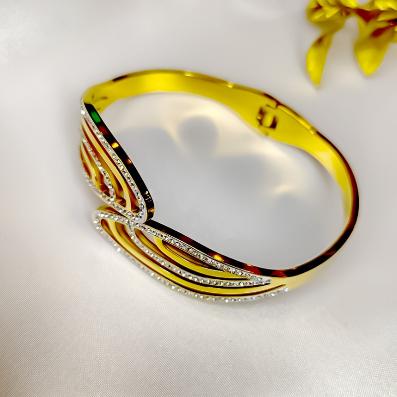 bracelet-https://i-media.vyaparify.com/vcards/products/302898/product_1757499072_68c14ec03491d.png Image