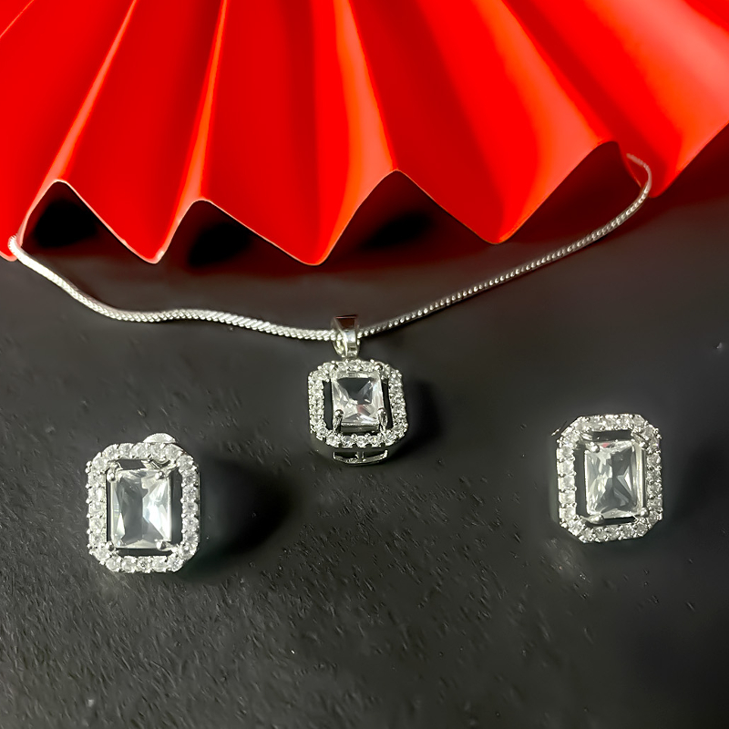 AMERICAN DAIMOND PENDANT SET-https://i-media.vyaparify.com/vcards/products/302992/product_1757667398_68c3e046847ce.jpeg Image