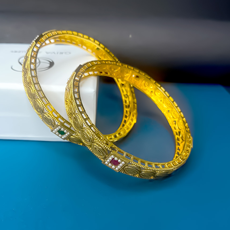 GOLD KADA-https://i-media.vyaparify.com/vcards/products/303003/product_1757667878_68c3e22648ce6.jpeg Image
