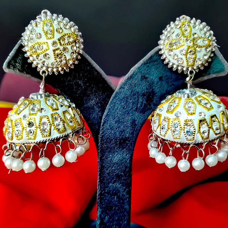 WHITE GOLDEN JHUMKI-https://i-media.vyaparify.com/vcards/products/303175/product_1758006453_68c90cb537401.jpeg Image