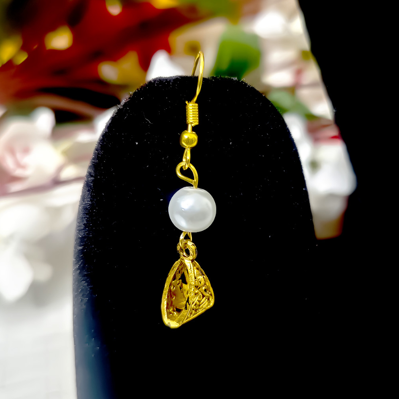 MANGALSUTRA WITH WHITE PEARL MOTI-https://i-media.vyaparify.com/vcards/products/303192/product_1758008110_68c9132e7c8a3.jpeg Image