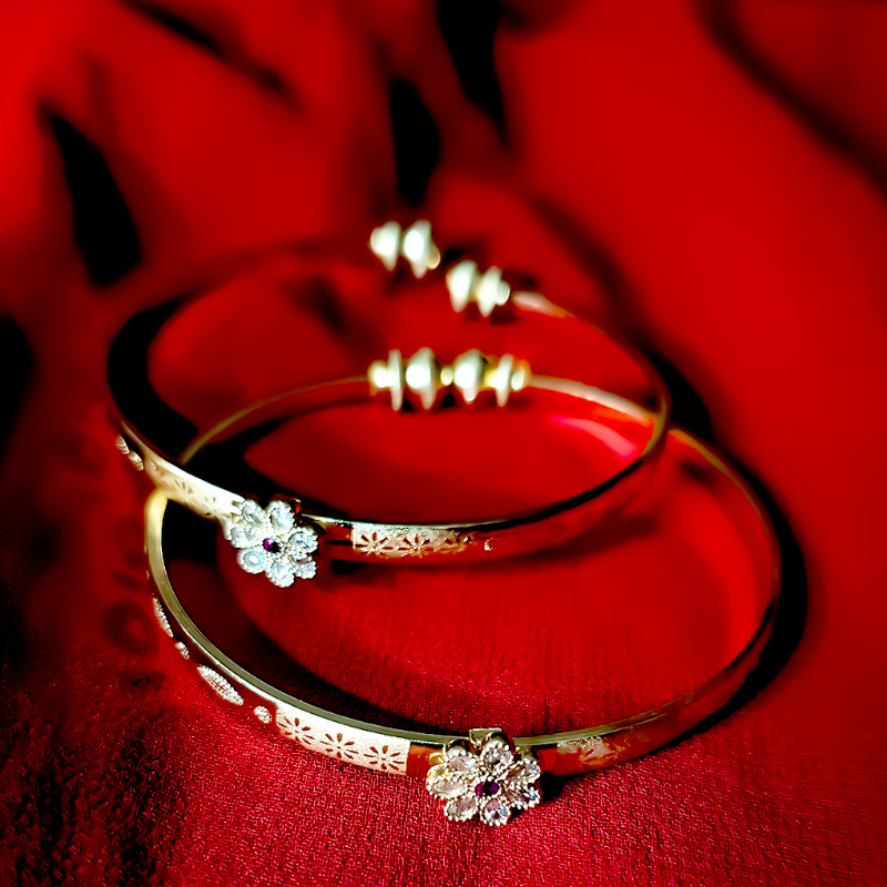 GOLD PLATED WITH FLOWER KADA-https://i-media.vyaparify.com/vcards/products/303256/product_1758019381_68c93f3539fe6.jpeg Image