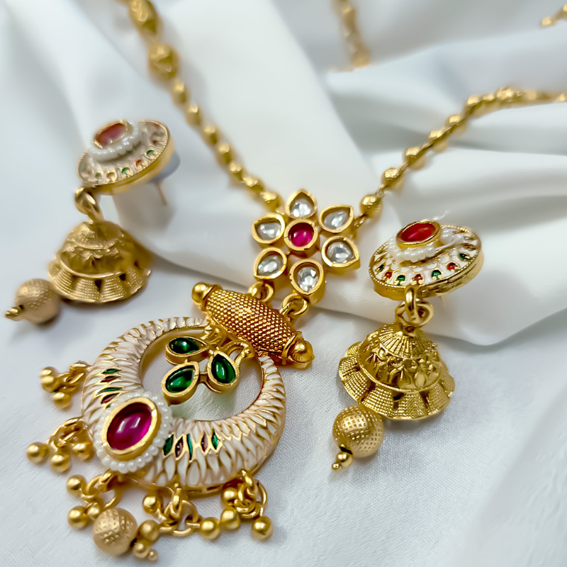 RAANI HAAR WITH NECKLACE & EARRINGS SET-https://i-media.vyaparify.com/vcards/products/303589/product_1758110977_68caa501350eb.jpeg Image