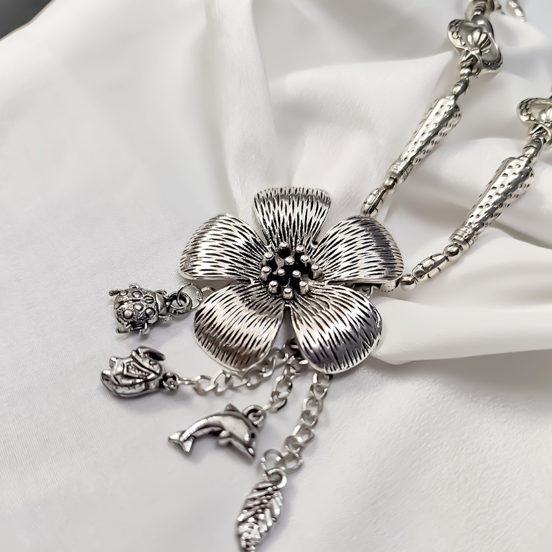 OXIDISED NECKLACE WITH FLOWER DESIGN-https://i-media.vyaparify.com/vcards/products/303596/product_1758111576_68caa75838307.jpeg Image
