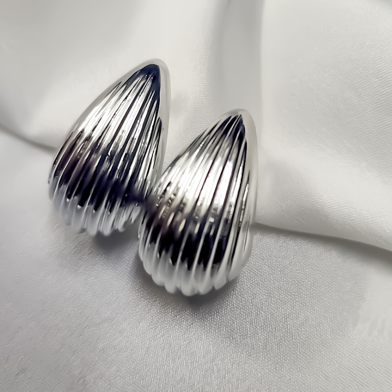 EARRINGS-https://i-media.vyaparify.com/vcards/products/303665/product_1758116505_68caba996e9f1.jpeg Image