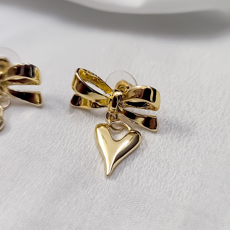 EARRINGS-https://i-media.vyaparify.com/vcards/products/303671/product_1758116717_68cabb6dd362b.jpeg Image