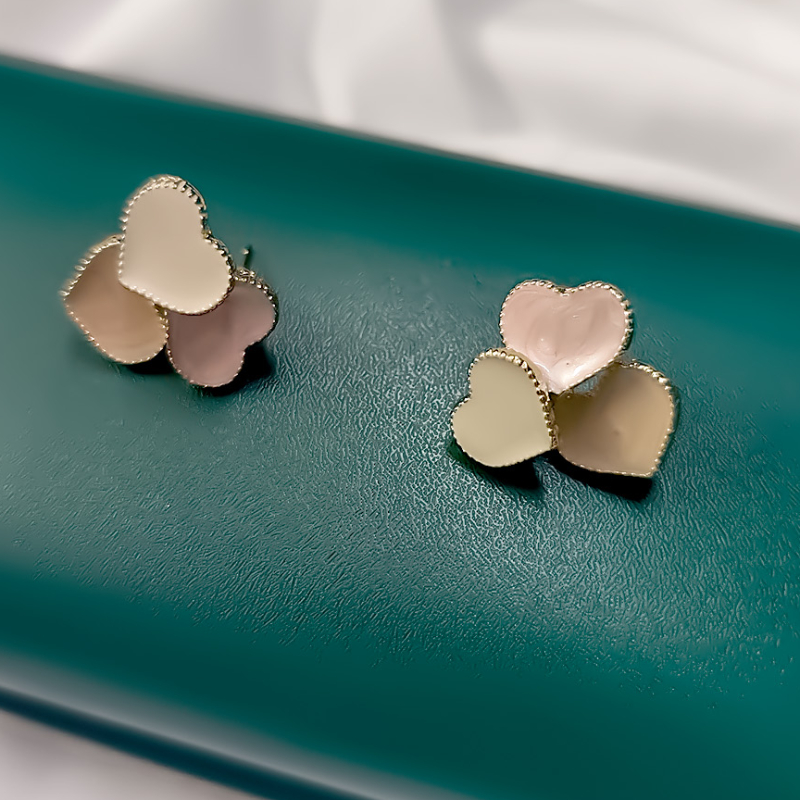 EARRINGS-https://i-media.vyaparify.com/vcards/products/303688/product_1758117774_68cabf8e4a2aa.jpeg Image