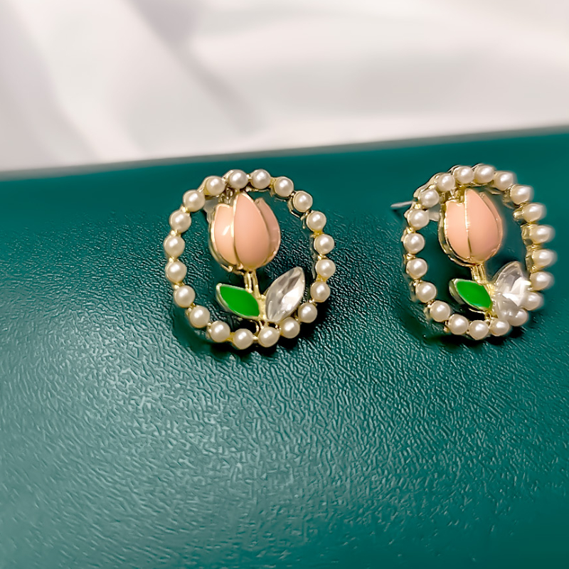 Trendy Imitation Earrings-https://i-media.vyaparify.com/vcards/products/303702/product_1758119149_68cac4ede9b59.jpeg Image