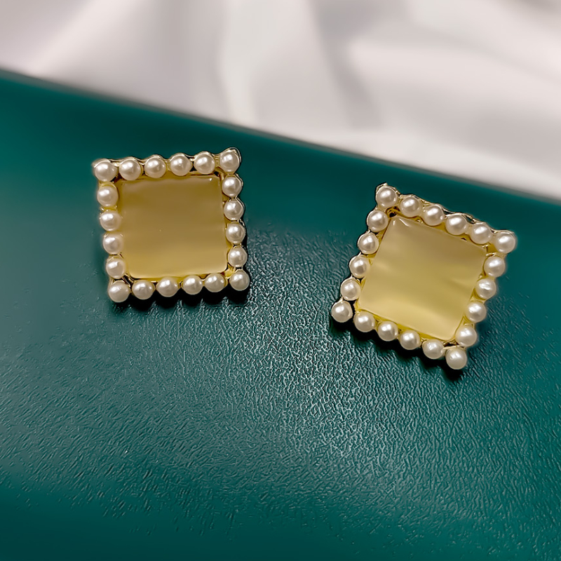 EARRINGS-https://i-media.vyaparify.com/vcards/products/303707/product_1758179046_68cbaee61e49d.jpeg Image