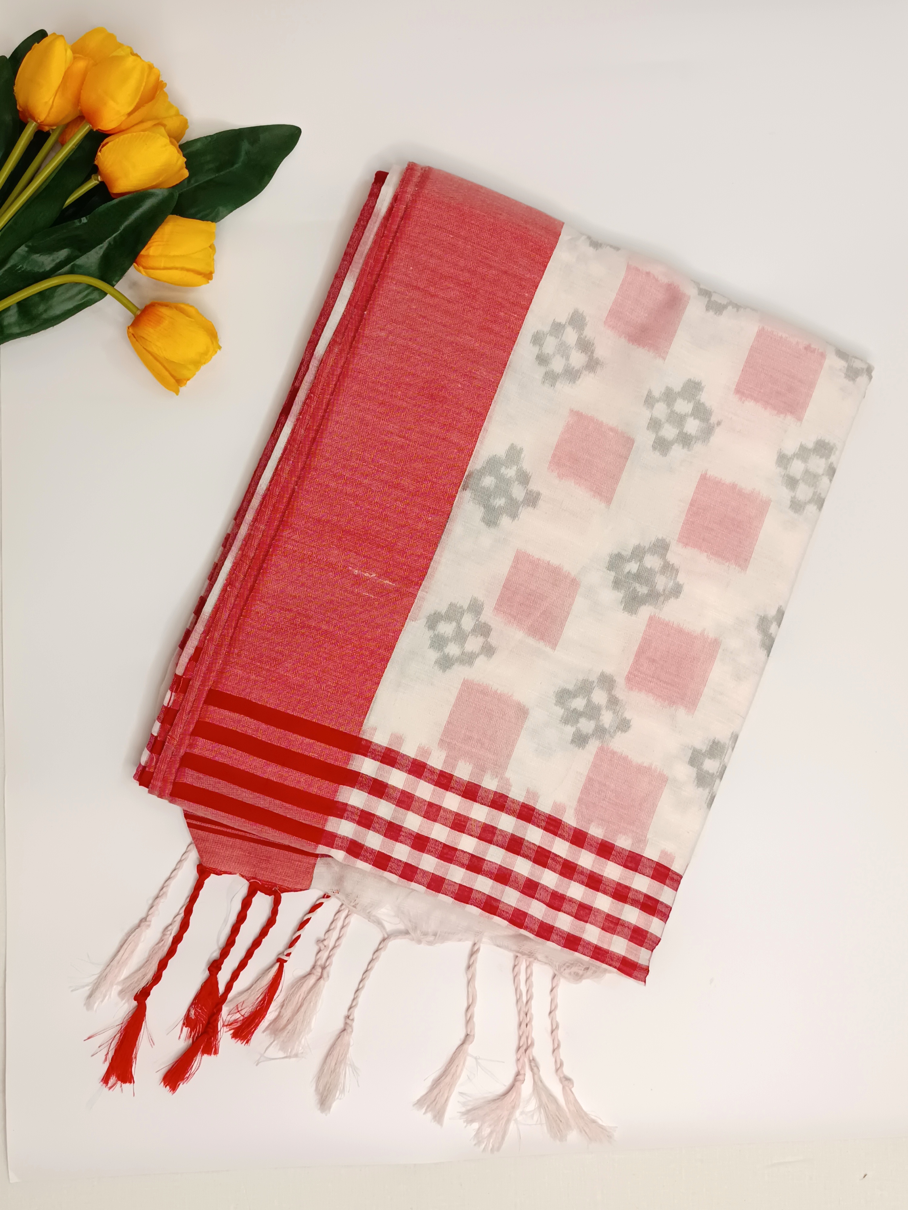 The white plaid saree-https://i-media.vyaparify.com/vcards/products/30422/IMG_20240304_153738.jpg Image