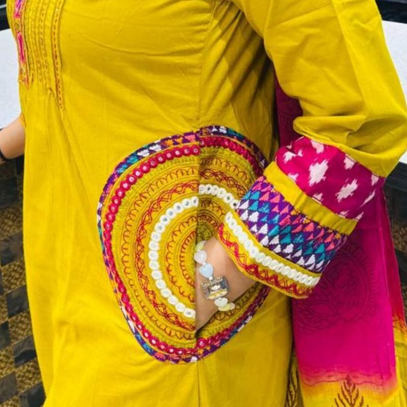 Pure cotton suit-https://i-media.vyaparify.com/vcards/products/304247/product_1758900928_68d6b2c0c0278.jpeg Image