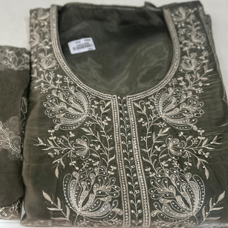 Pure glass organza fabric heavy designer suits-https://i-media.vyaparify.com/vcards/products/304321/product_1759148814_68da7b0e7a62e.jpeg Image