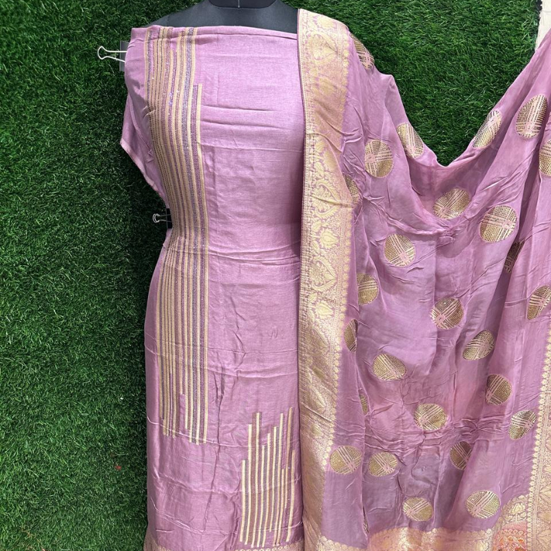 Pure banarsi suit with new design-https://i-media.vyaparify.com/vcards/products/304361/product_1759151312_68da84d04a366.jpeg Image