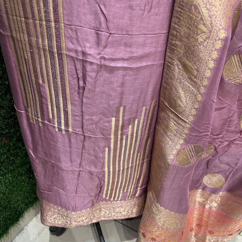 Pure banarsi suit with new design-https://i-media.vyaparify.com/vcards/products/304363/product_1759151312_68da84d0ca83b.jpeg Image