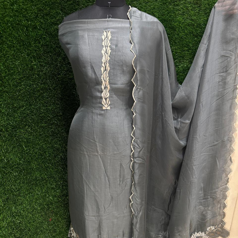 Pure organza designer btq style suit 3650-https://i-media.vyaparify.com/vcards/products/304518/product_1759498683_68dfd1bb1496f.jpeg Image