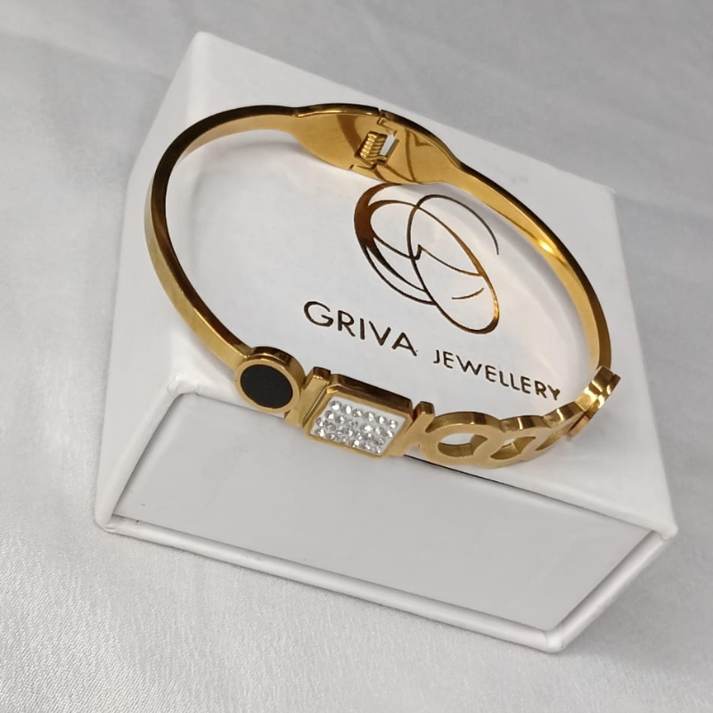 Luxe Charm Geometric Bracelet-https://i-media.vyaparify.com/vcards/products/305135/product_1761727472_6901d3f01274f.jpeg Image