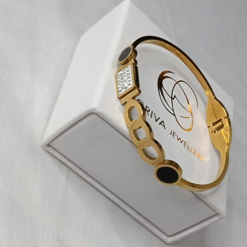 Luxe Charm Geometric Bracelet-https://i-media.vyaparify.com/vcards/products/305136/product_1761727472_6901d3f044db3.jpeg Image