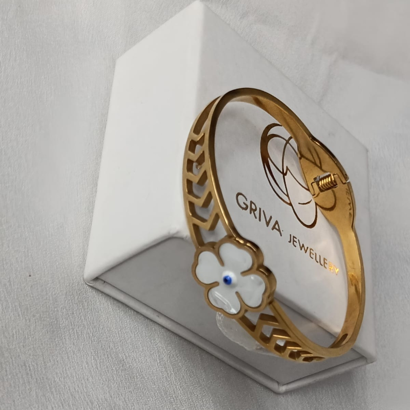 Blossom Glow Bracelet-https://i-media.vyaparify.com/vcards/products/305137/product_1761727889_6901d5914a9aa.jpeg Image