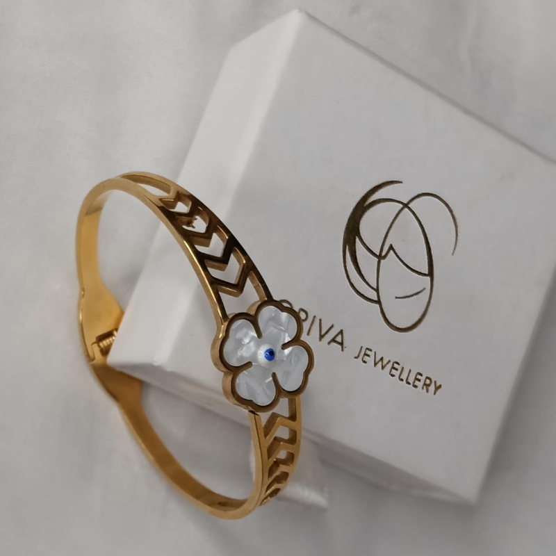 Blossom Glow Bracelet-https://i-media.vyaparify.com/vcards/products/305138/product_1761727889_6901d5918fe1f.jpeg Image