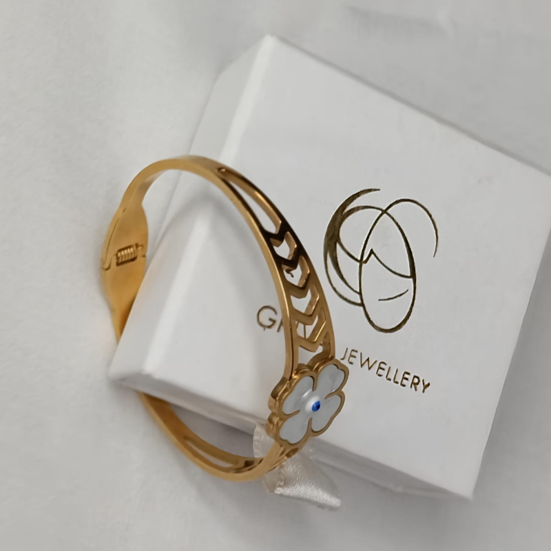 Blossom Glow Bracelet-https://i-media.vyaparify.com/vcards/products/305139/product_1761727889_6901d591c04a4.jpeg Image