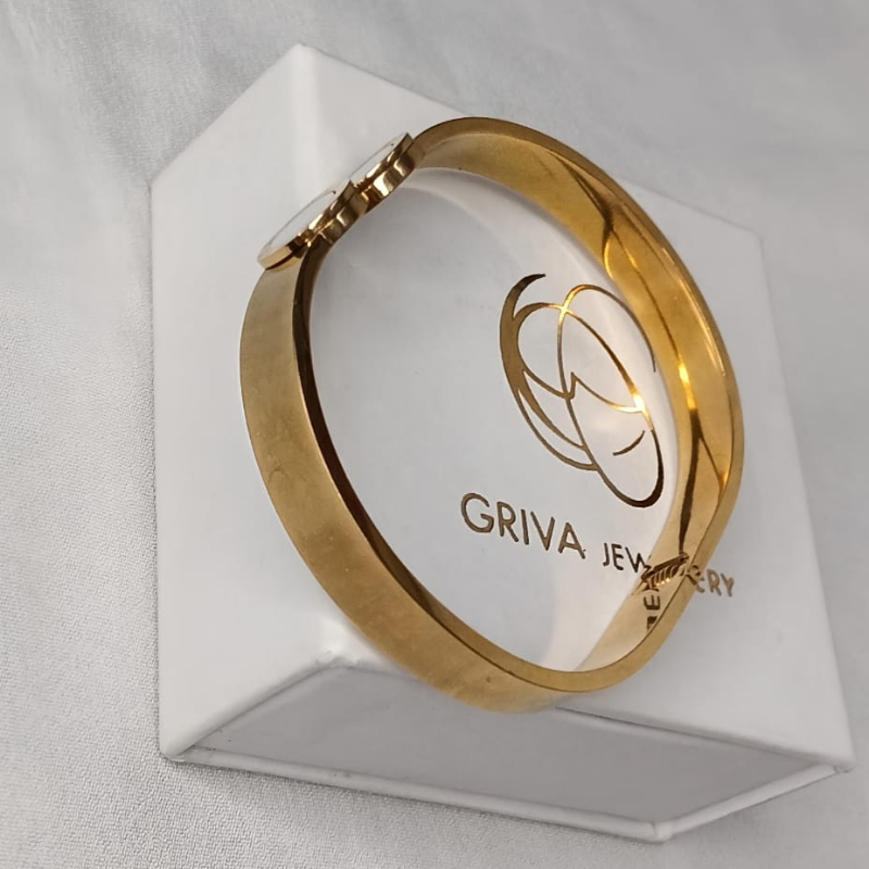 Eterna Circle Bracelet-https://i-media.vyaparify.com/vcards/products/305148/product_1761730870_6901e1362a55f.jpeg Image