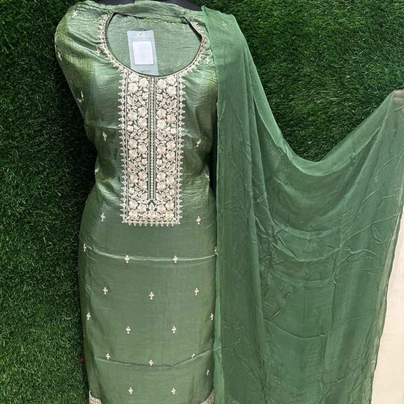 Pure crush desiner suit-https://i-media.vyaparify.com/vcards/products/305414/product_1762837702_6912c4c6aa9aa.jpeg Image