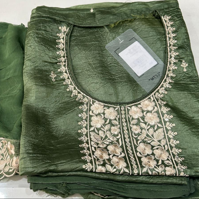 Pure crush desiner suit-https://i-media.vyaparify.com/vcards/products/305416/product_1762837703_6912c4c7344c6.jpeg Image