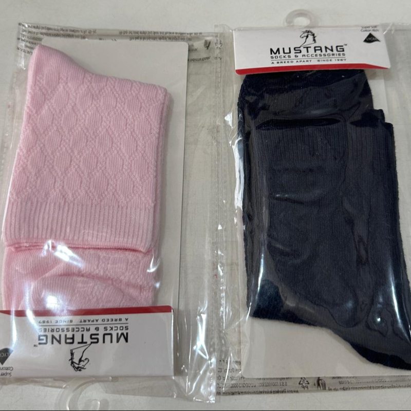 pink or black comfortable socks 135/- each pair-https://i-media.vyaparify.com/vcards/products/305581/product_1763621426_691eba323c5ce.jpeg Image