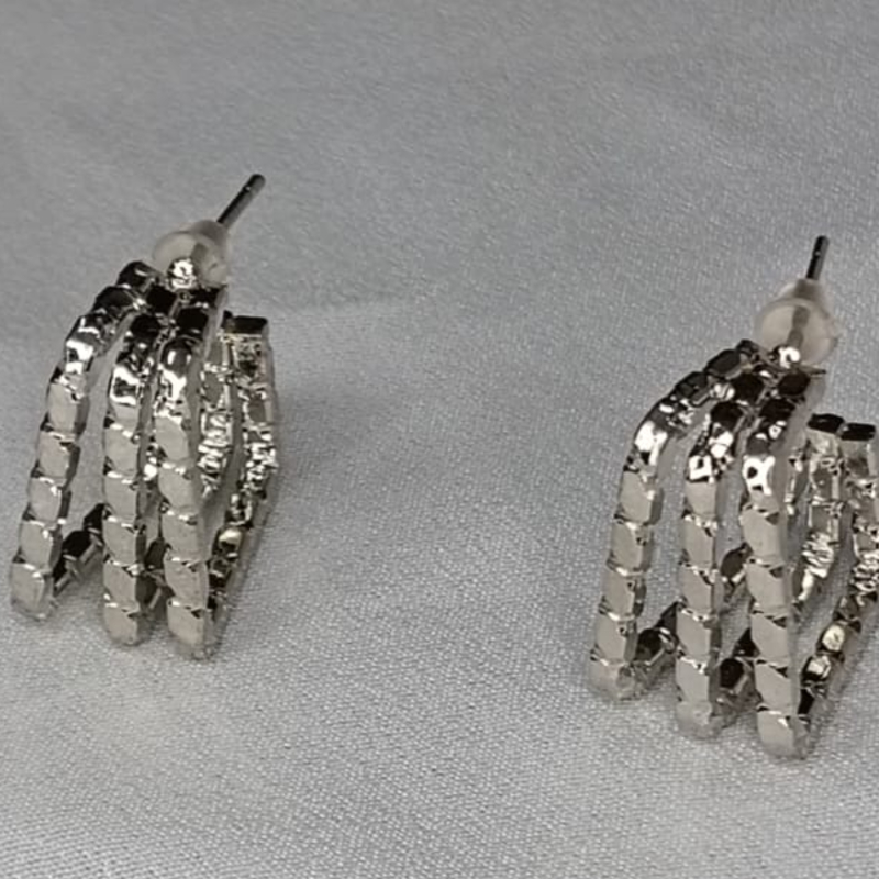Silver Prism Studs-https://i-media.vyaparify.com/vcards/products/305598/product_1763715437_6920296d92b9a.jpeg Image