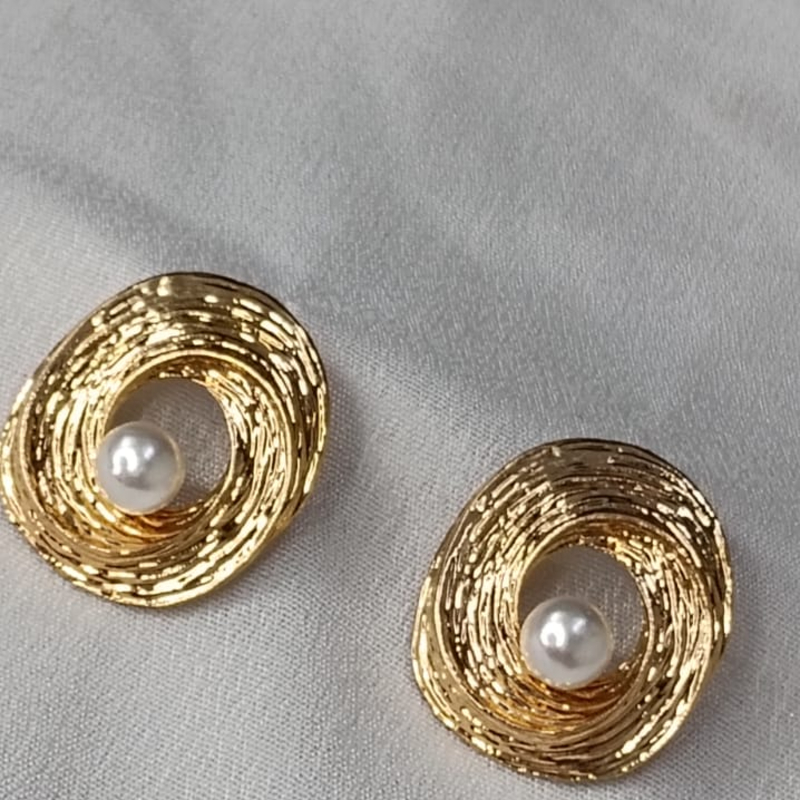 Pearl Orbit Studs-https://i-media.vyaparify.com/vcards/products/305653/product_1763723972_69204ac451a3e.jpeg Image