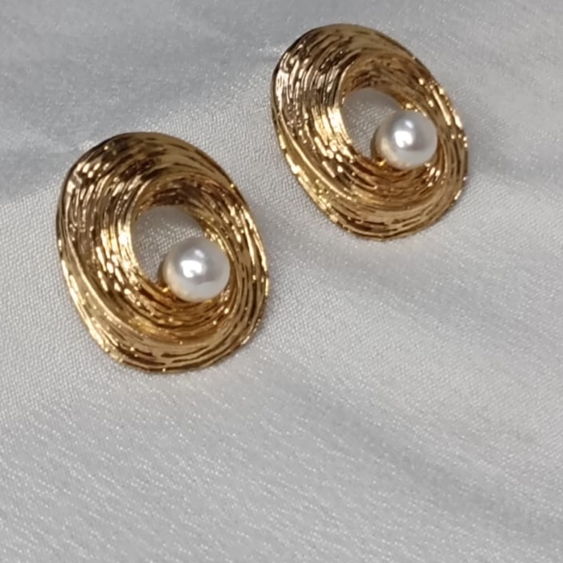 Pearl Orbit Studs-https://i-media.vyaparify.com/vcards/products/305654/product_1763723972_69204ac47afa1.jpeg Image