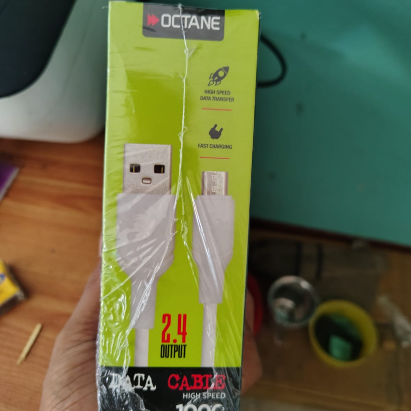2.4A DATA CABLE V8-https://i-media.vyaparify.com/vcards/products/305931/product_1764315002_69294f7a913ca.jpeg Image