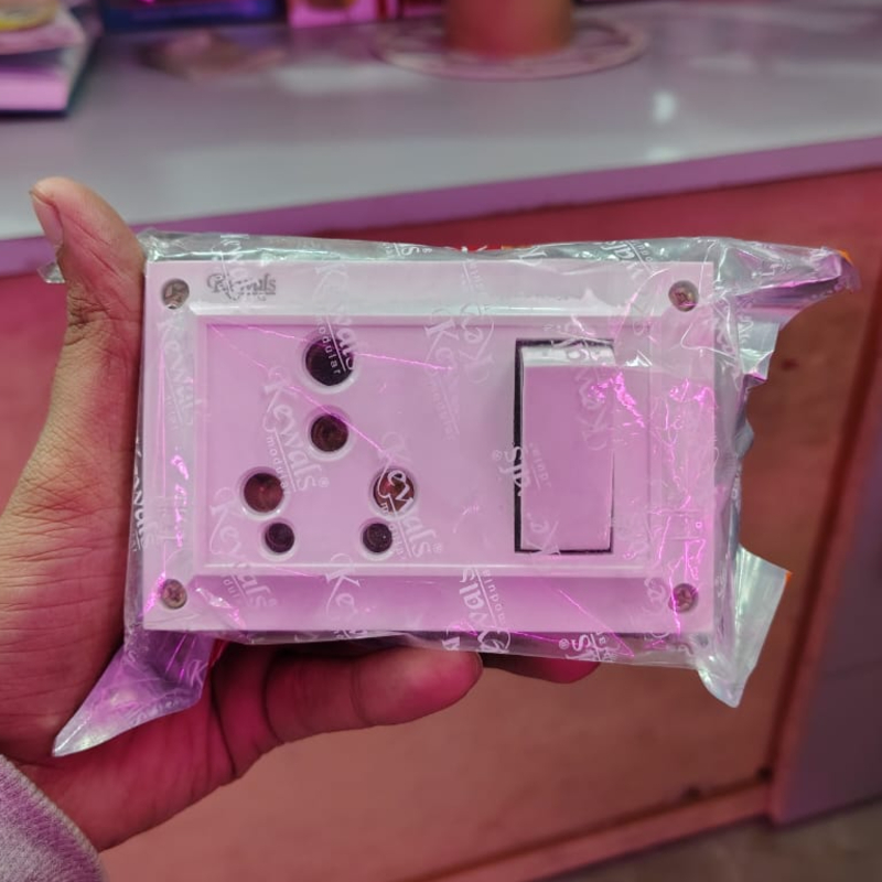 TOTO CHARGER BOOT-https://i-media.vyaparify.com/vcards/products/305999/product_1764336308_6929a2b48cbc8.jpeg Image