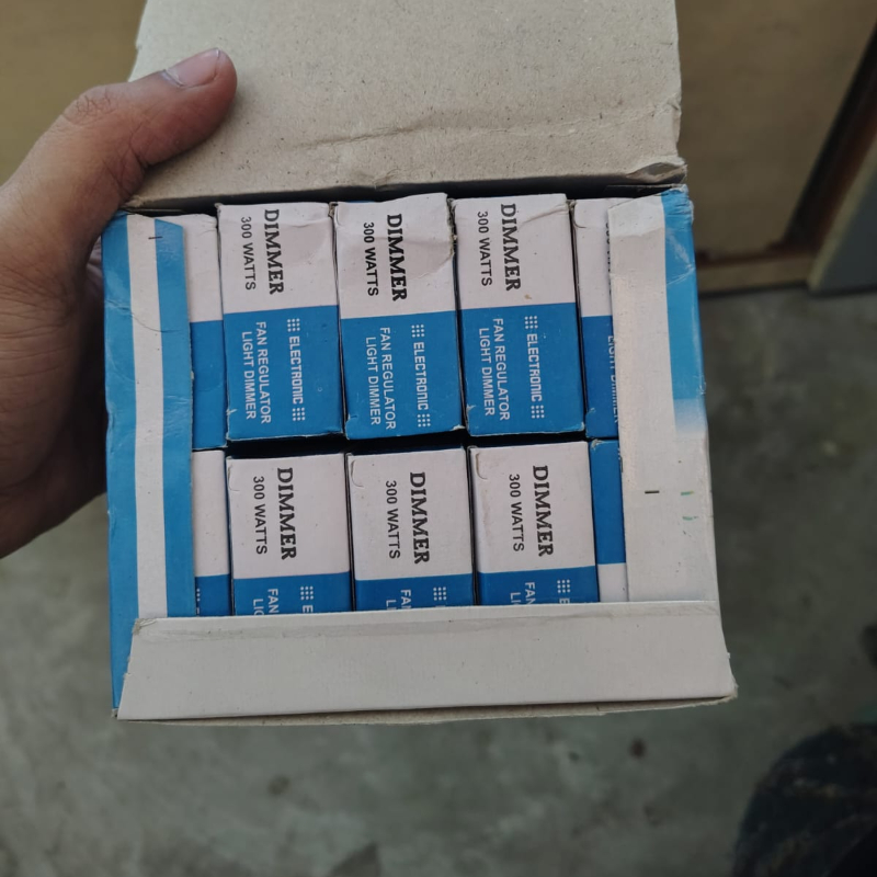 REGULATER  300W-https://i-media.vyaparify.com/vcards/products/306016/product_1764399871_692a9aff63240.jpeg Image