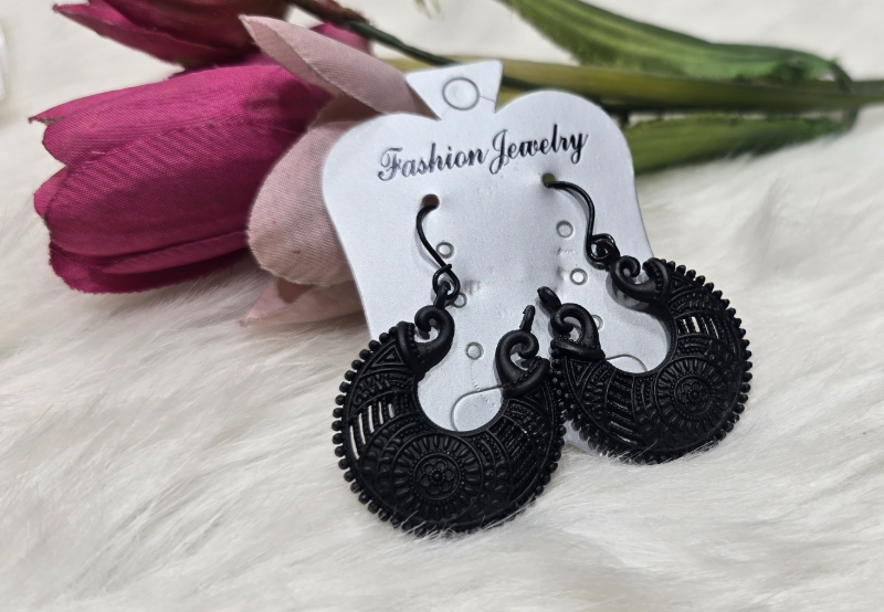 Fashion earrings-https://i-media.vyaparify.com/vcards/products/306333/product_1765612352_693d1b40d9f35.jpeg Image