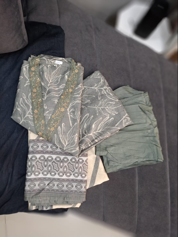 Suit with dupatta and pant-https://i-media.vyaparify.com/vcards/products/307016/product_1767853745_695f4eb176edd.jpeg Image